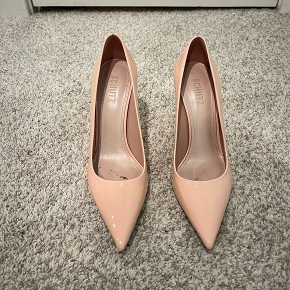 Schultz Lou Pointed Toe Pump- nude patent leather - size 7.5 - Picture 2 of 11